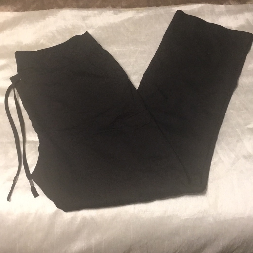 Gray’s Anatomy Black scrub pants, size large!